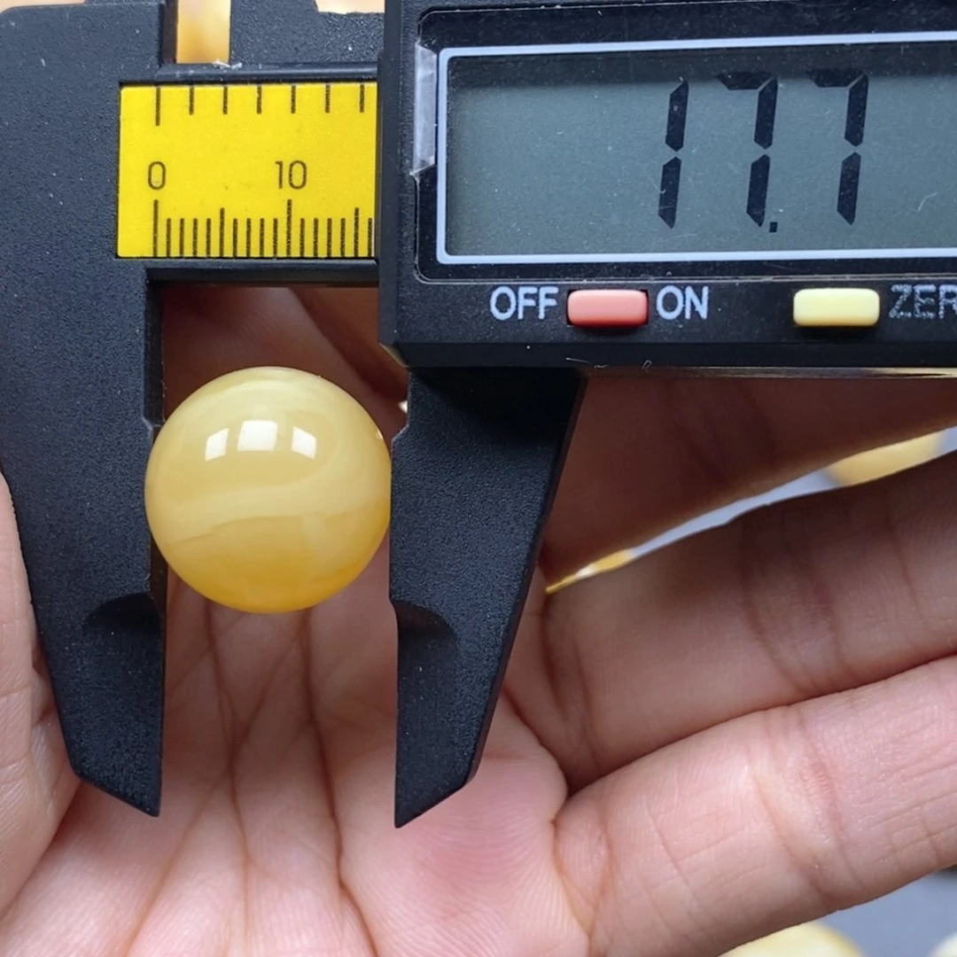 蜜蜡未镶嵌珠宝奇石