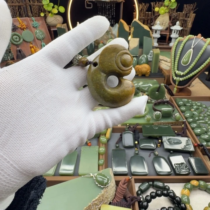 岫岩河磨玉（透闪石质玉）未镶嵌颈饰