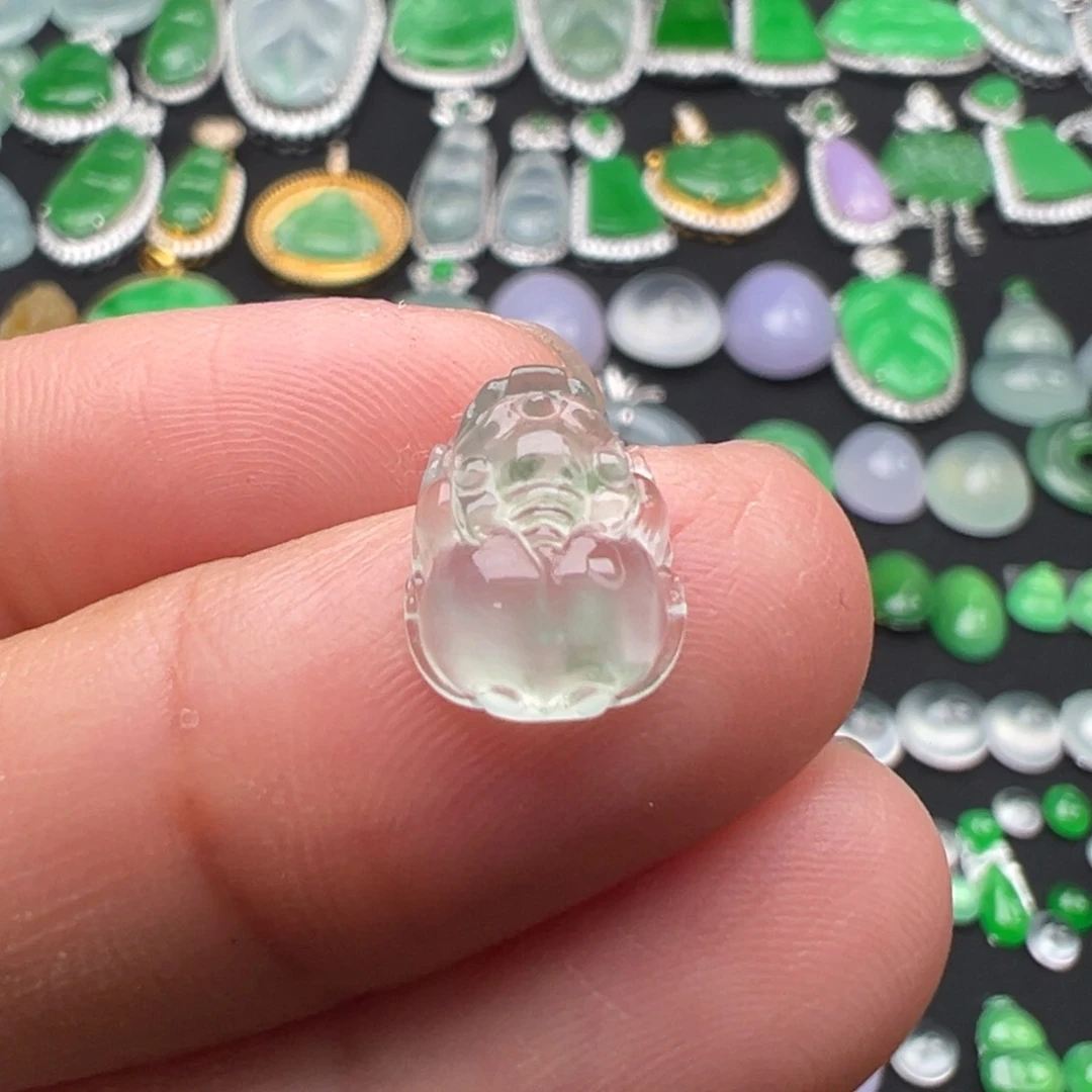 翡翠颈饰未镶嵌貔貅10.7