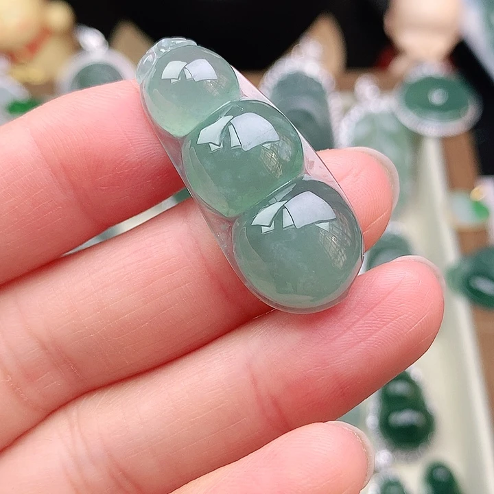 颈饰未镶嵌翡翠吊坠