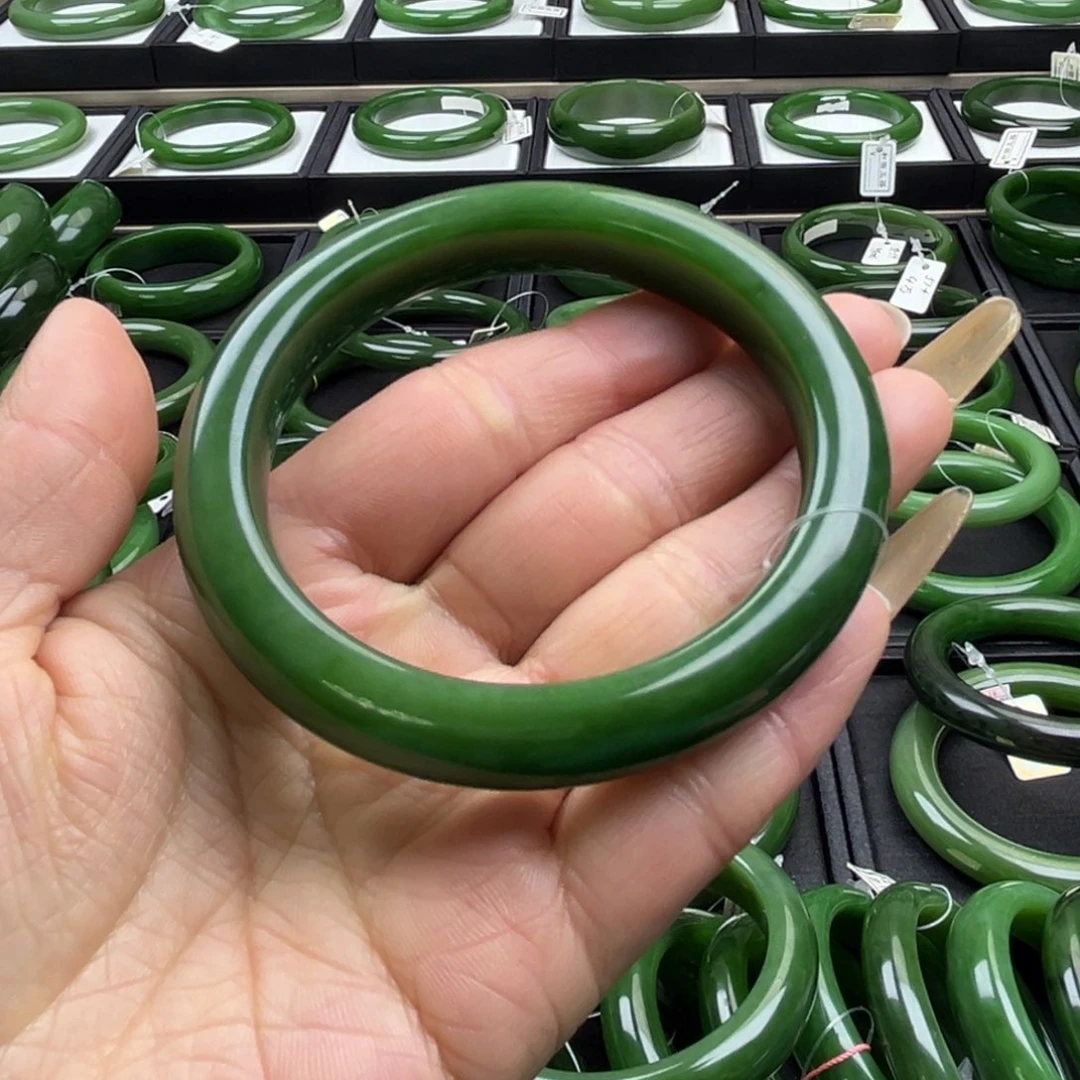 和田玉（碧玉）未镶嵌手镯