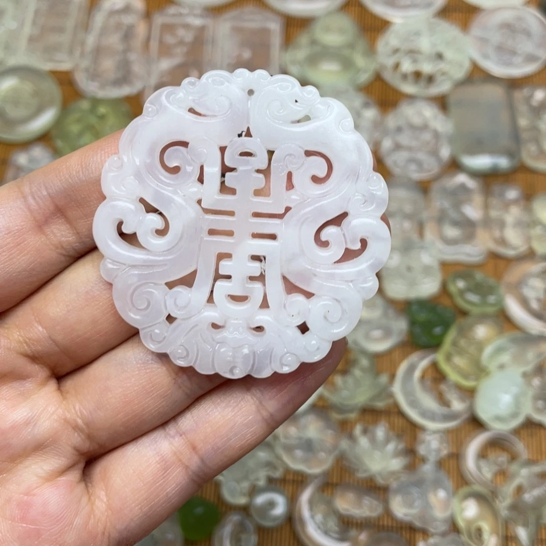 未镶嵌蛇纹石玉颈饰