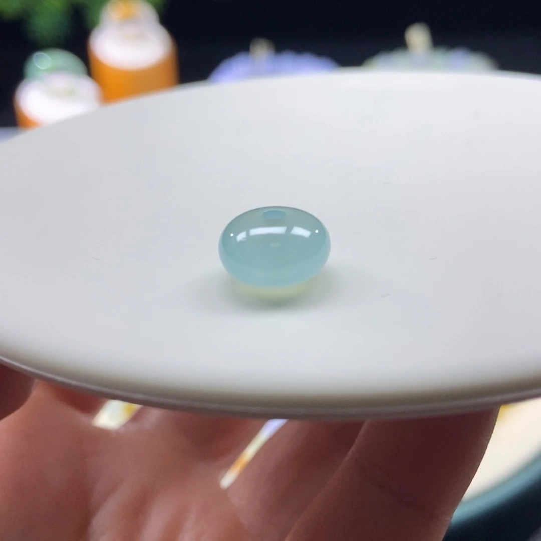 翡翠颈饰未镶嵌冰晴色鼓珠11*6.7mm