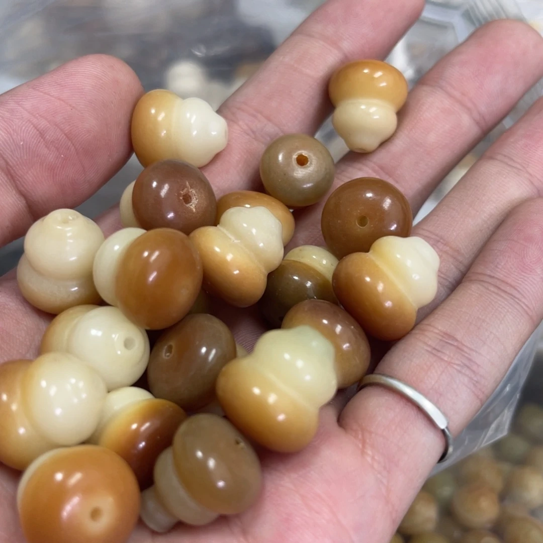 吊坠白玉菩提z16/20+5颗雕刻葫芦微瑕