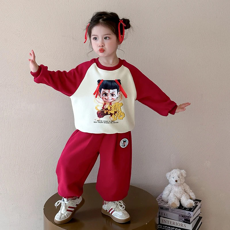 女童红色哪吒亮灯插肩袖卫衣宽松卫裤套装时尚休闲春装长袖两件套