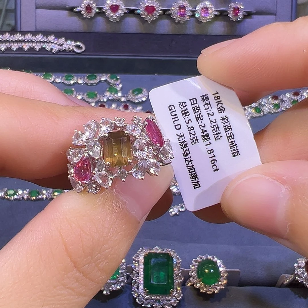 彩色蓝宝石戒指18K金镶嵌