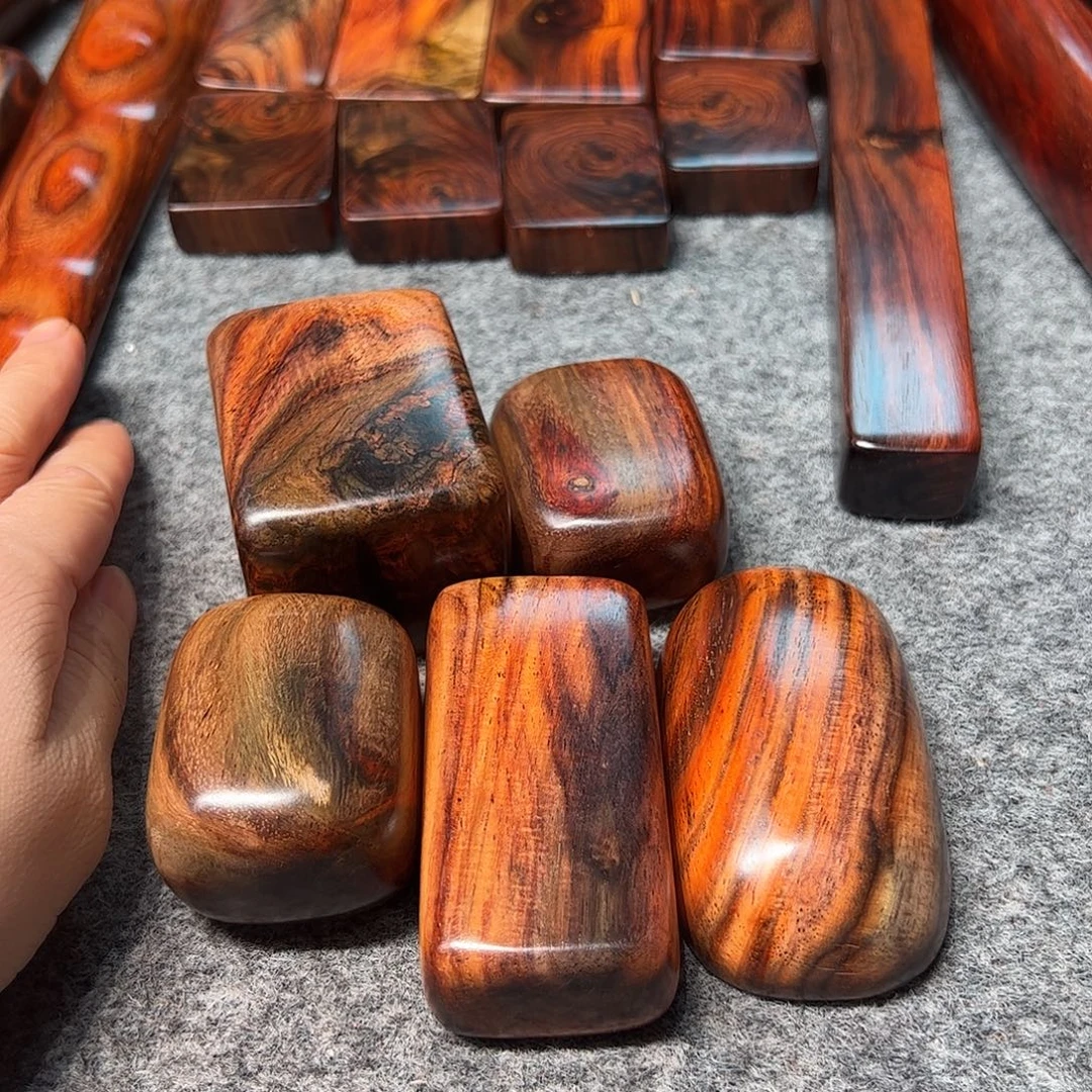 突***~交趾黄檀（大红酸枝）