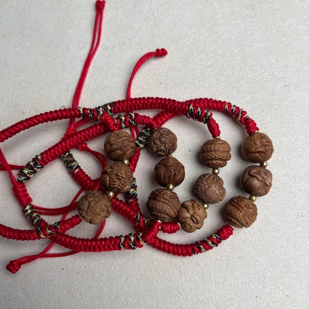 【限量福利】印度老山檀十二生肖三合手链整木雕刻文玩