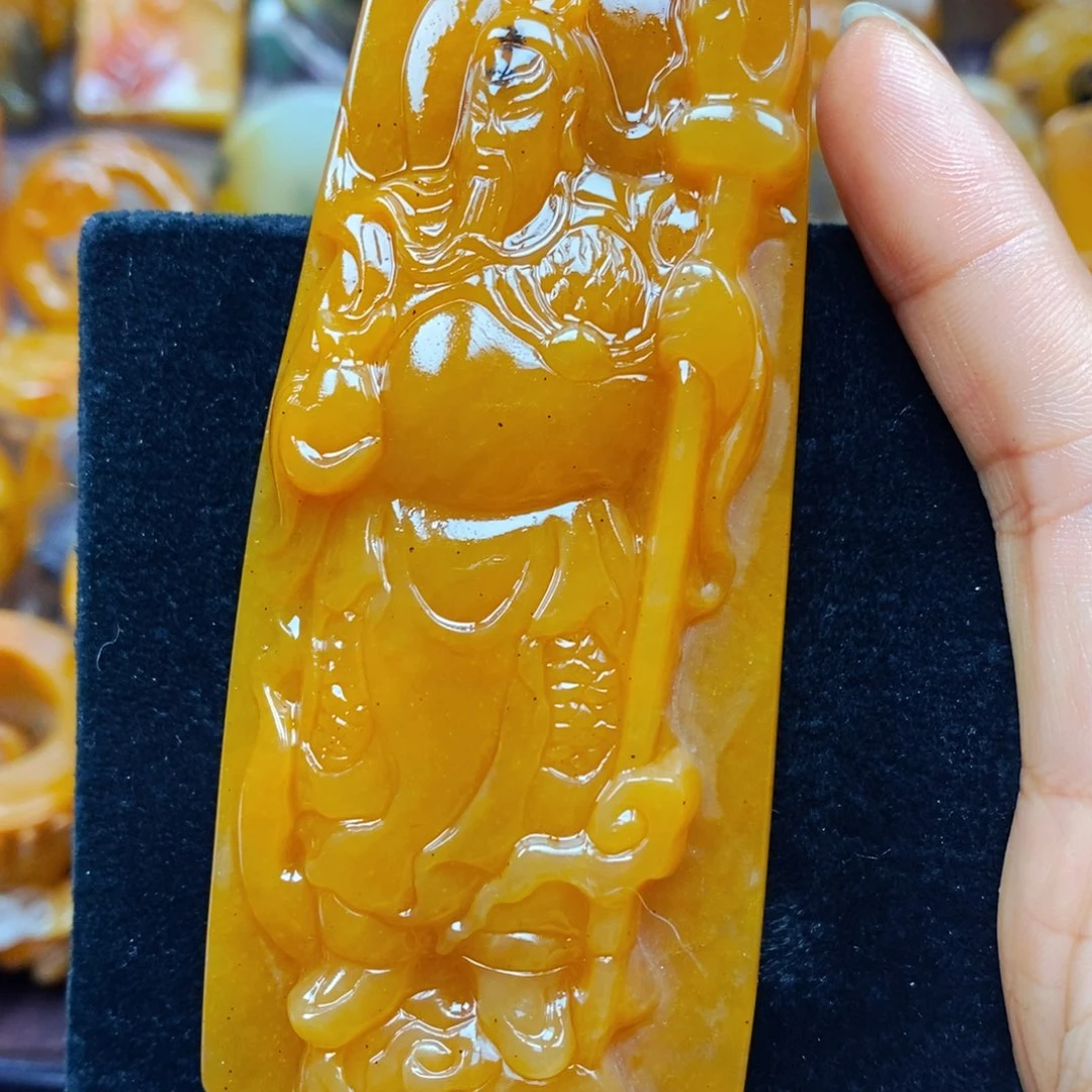 未镶嵌石英质玉（黄龙玉）颈饰