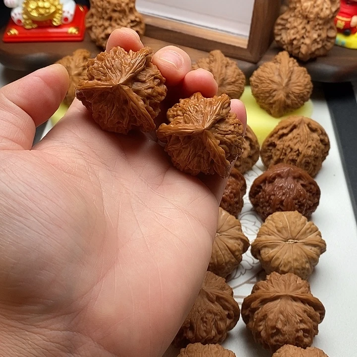 吊坠桃核盘山三棱