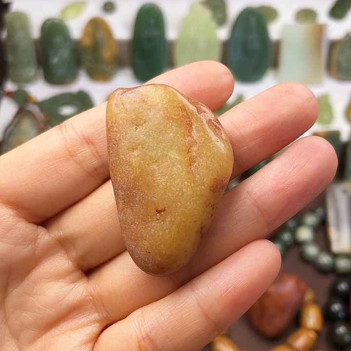 岫岩河磨玉（透闪石质玉）颈饰未镶嵌