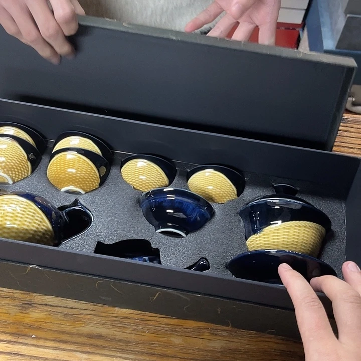 孤品茶具套装等。