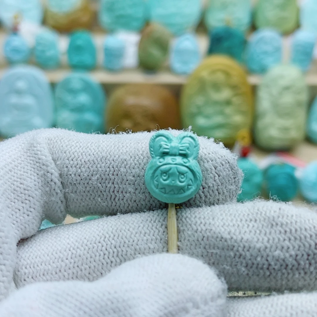 绿松石未镶嵌珠宝奇石