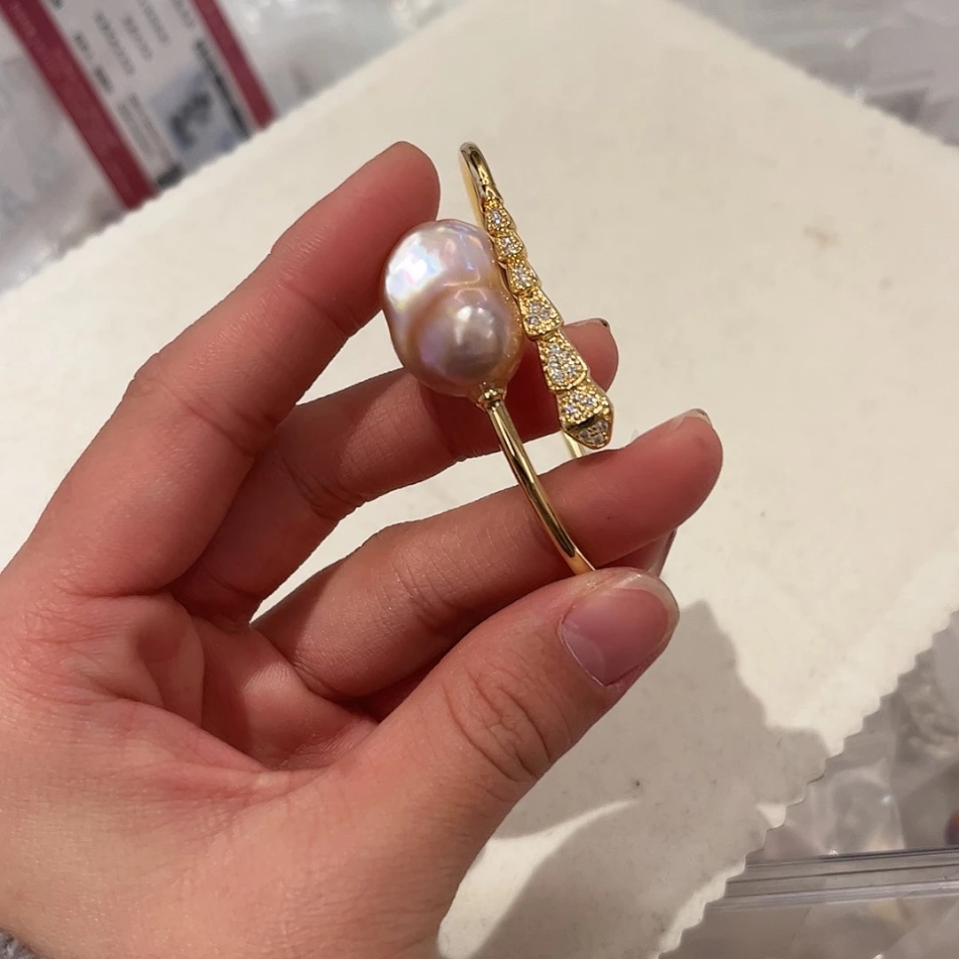 淡水珍珠颈饰合金