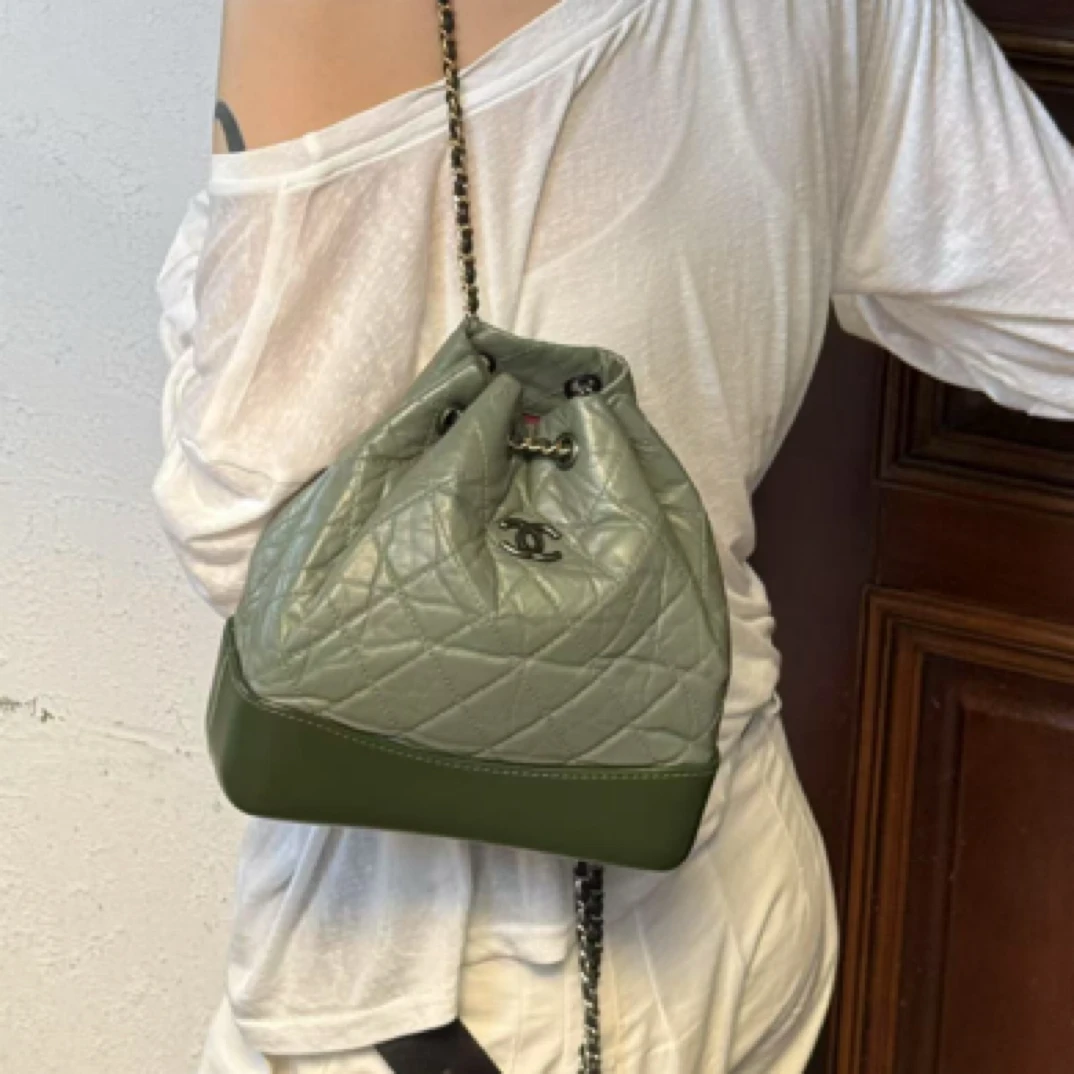 95新 Chanel/香奈儿 香奈儿绿色中古中号拼色双肩包水桶包牛皮