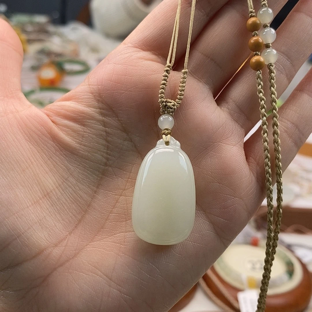 和田玉吊坠(不含链)未镶嵌