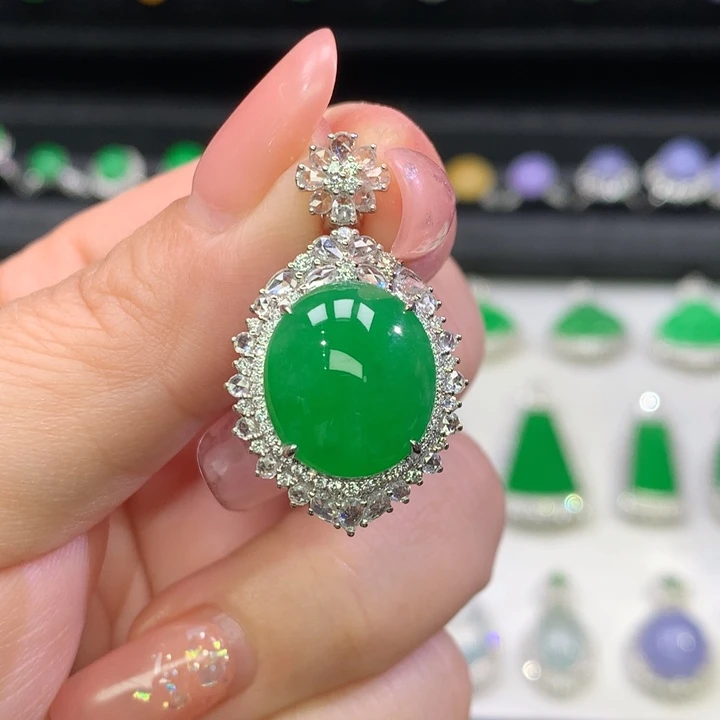 翡翠吊坠(不含链)18K金镶嵌