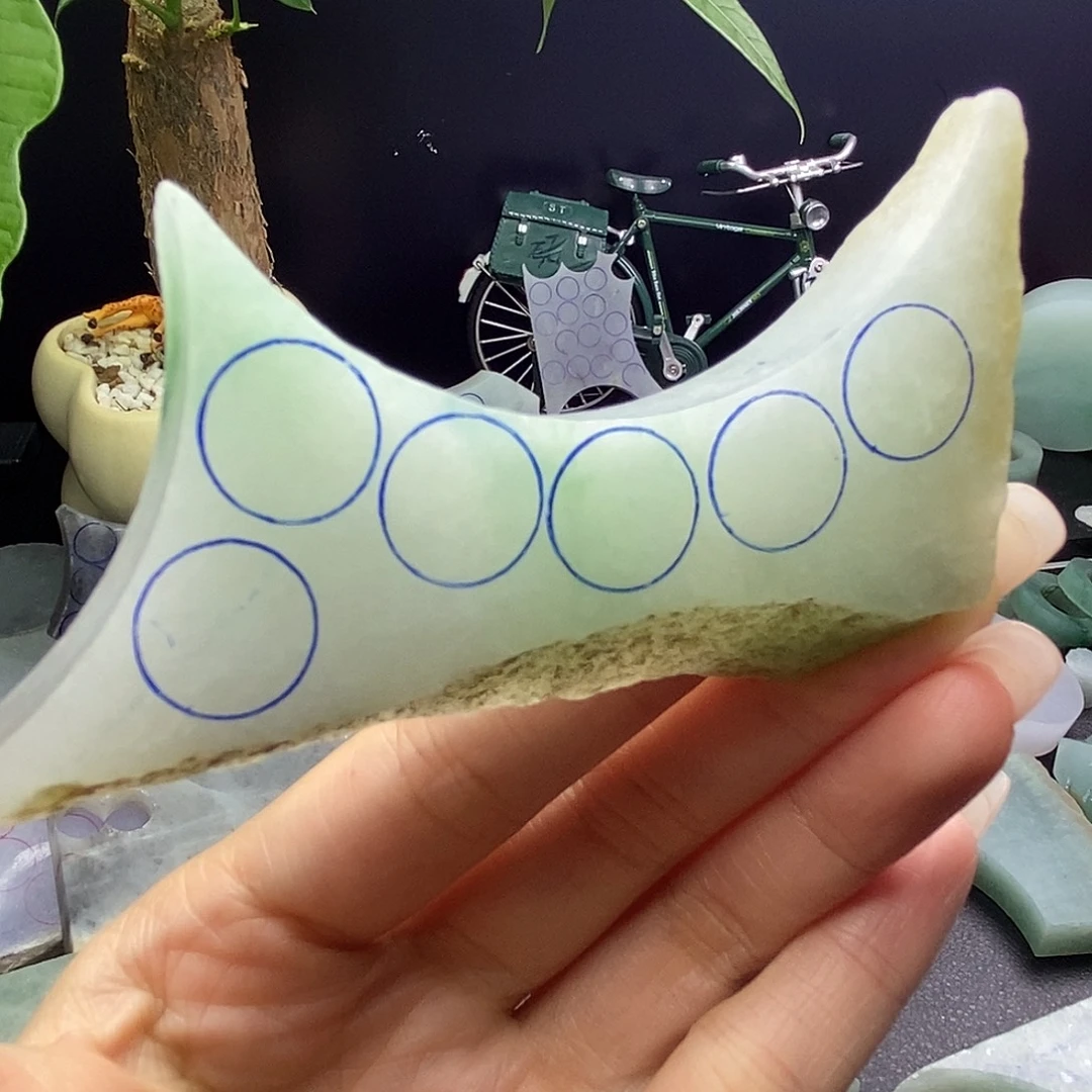 定制翡翠未镶嵌卡12➕珠子一颗