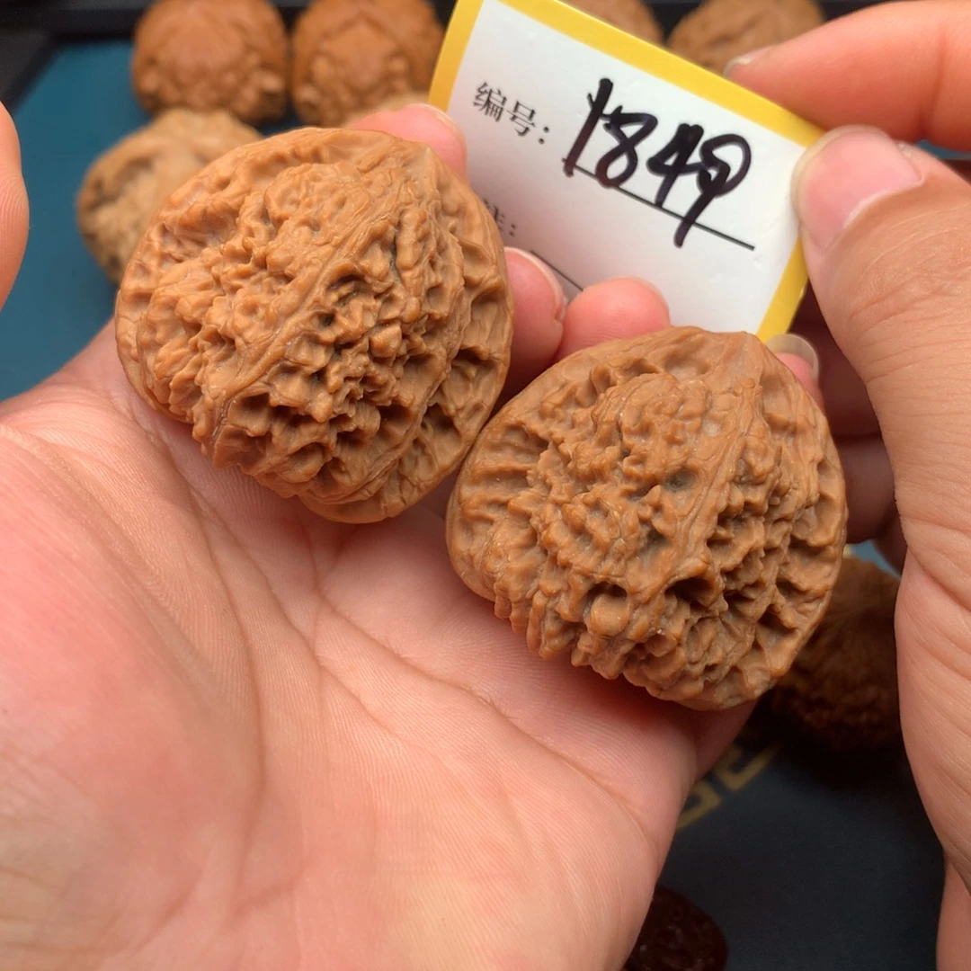 文玩核桃把件44全品三角南疆1849