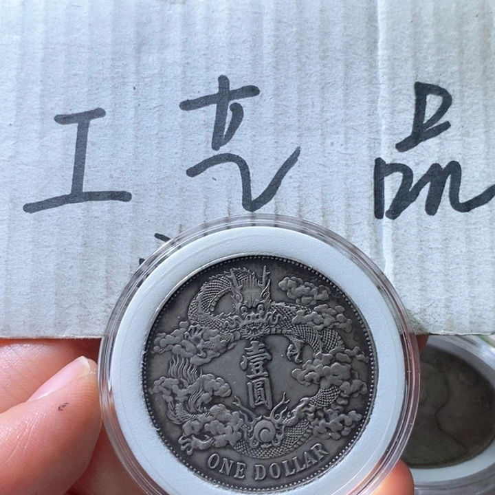 大**弟高仿现代工艺品工