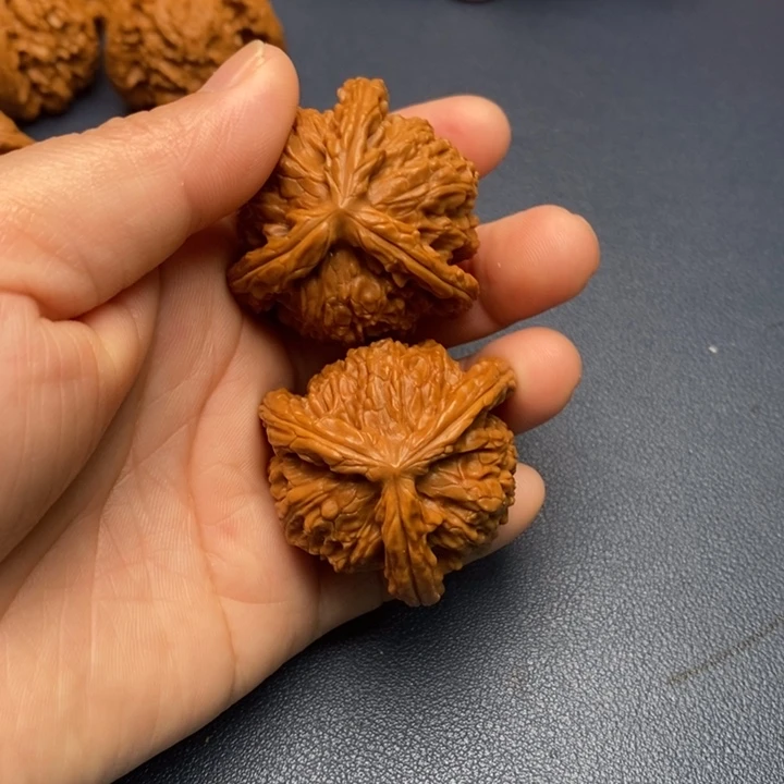 文玩核桃吊坠希**哥三棱