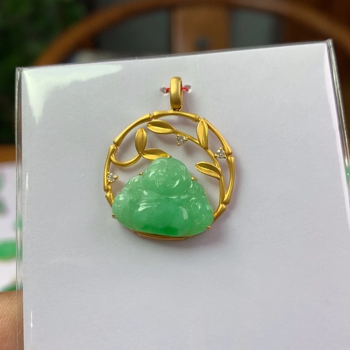 翡翠18K金镶嵌颈饰