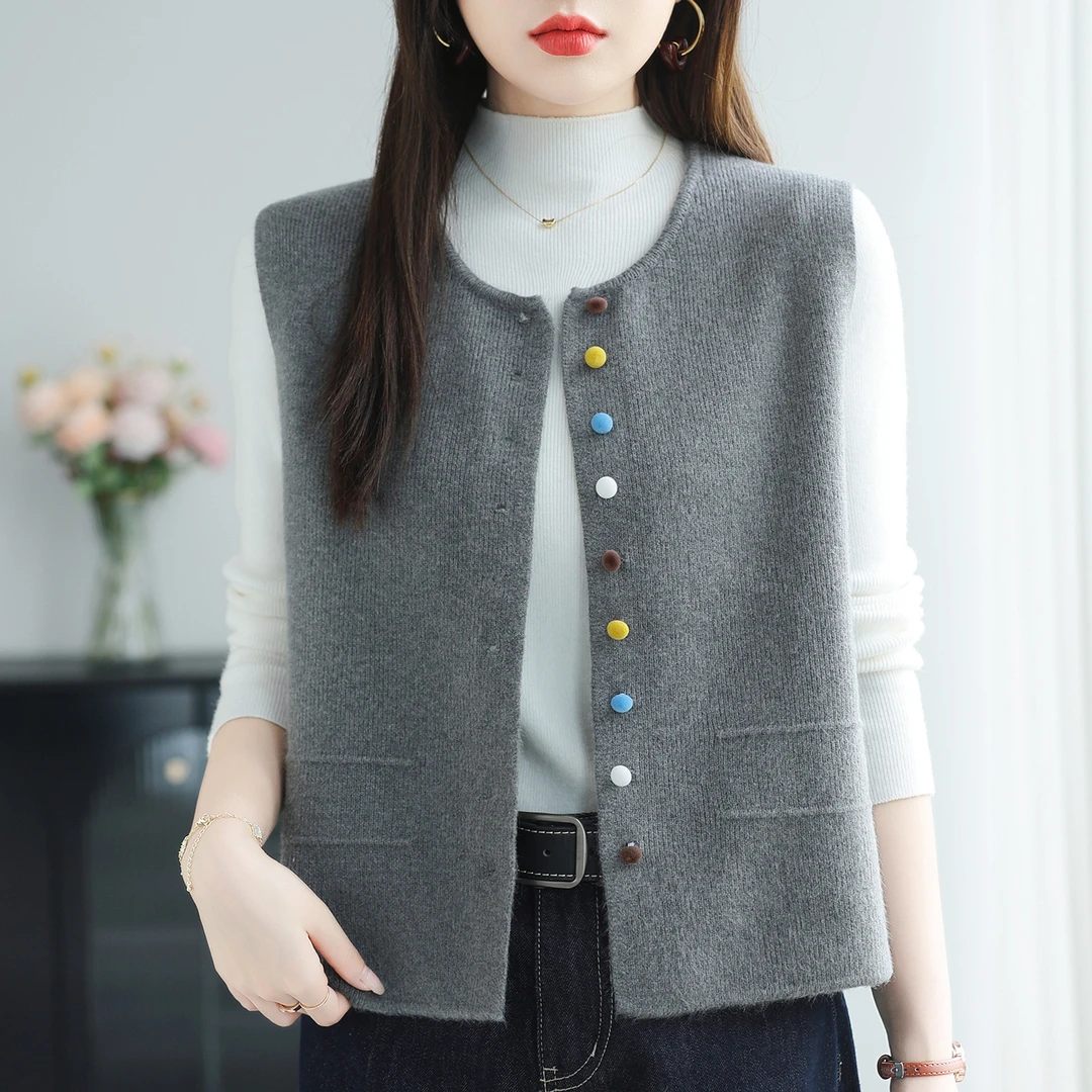 马甲女时髦洋气无袖针织外套2025年新款宽松百搭马夹背心开衫短款