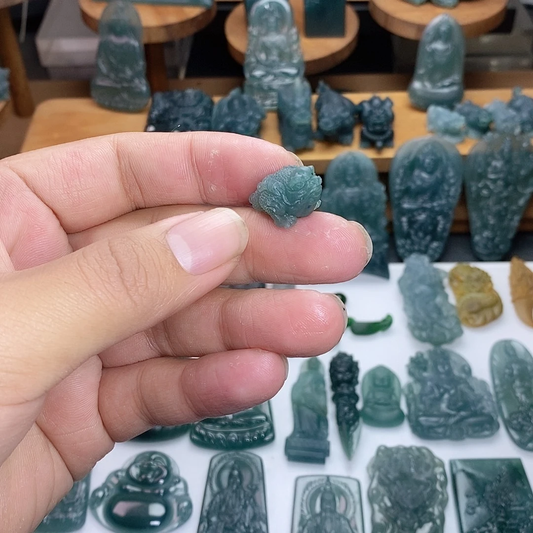 定制翡翠未镶嵌金蟾