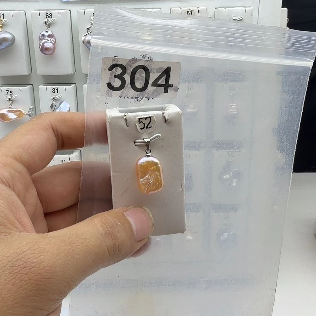 淡水珍珠颈饰合金