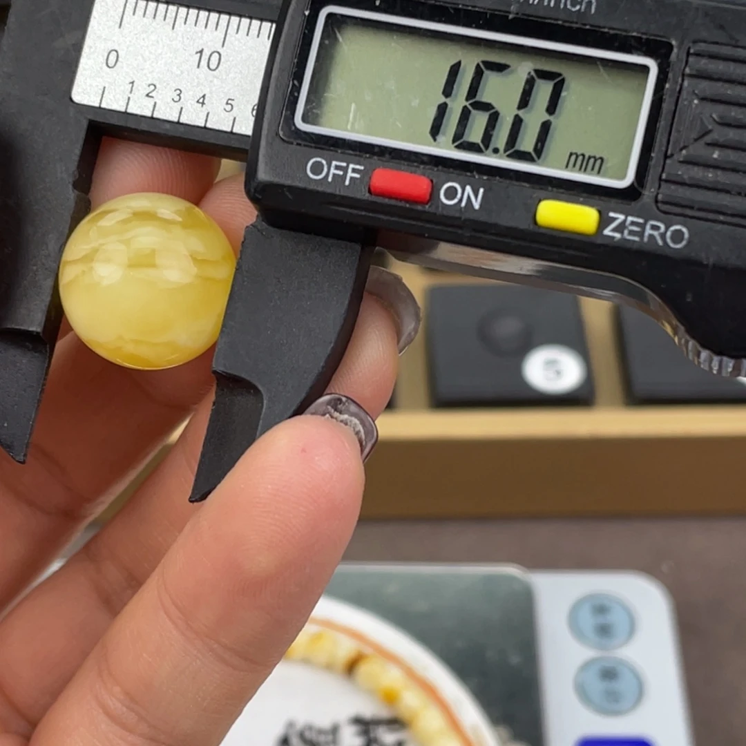 琥珀未镶嵌裸石微瑕469