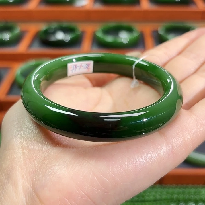 和田玉（碧玉）未镶嵌手镯一口皮料细