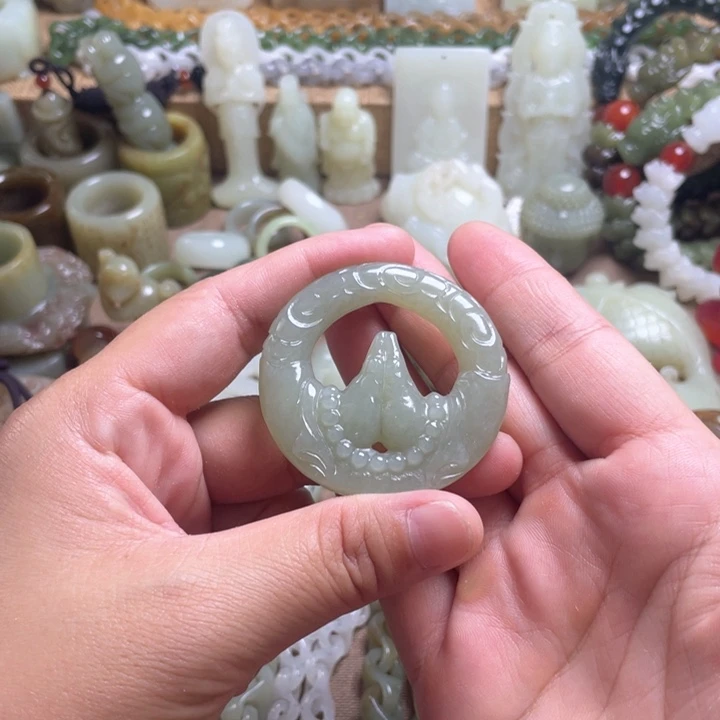 和田玉未镶嵌颈饰木*木