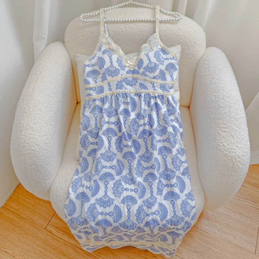 睡衣女款爆款2025新款居家青花瓷国风扇子修身带胸垫吊带睡裙显高