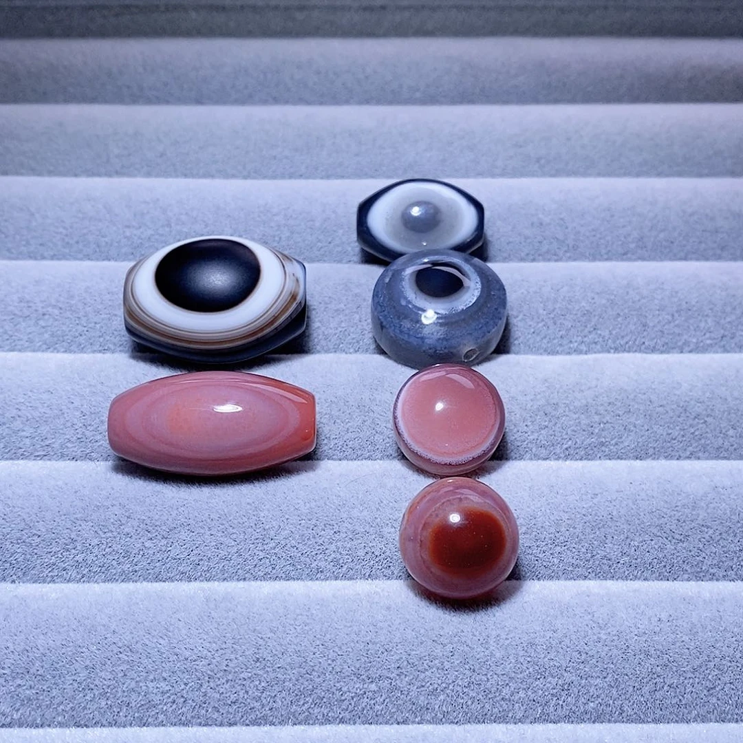 未镶嵌颈饰玛瑙/玉髓?****人