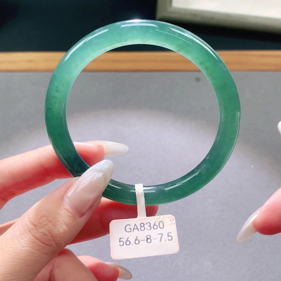 翡翠未镶嵌手镯天然