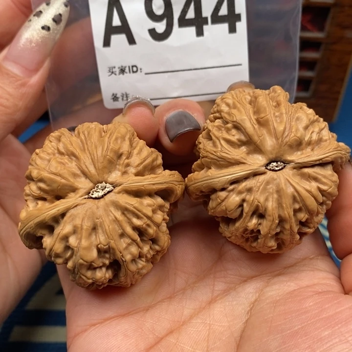 文玩核桃吊坠不***于粗筋精配46A944