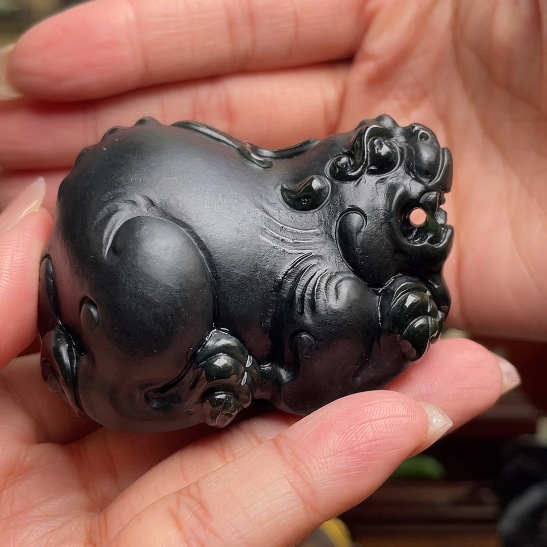 未镶嵌和田玉摆件