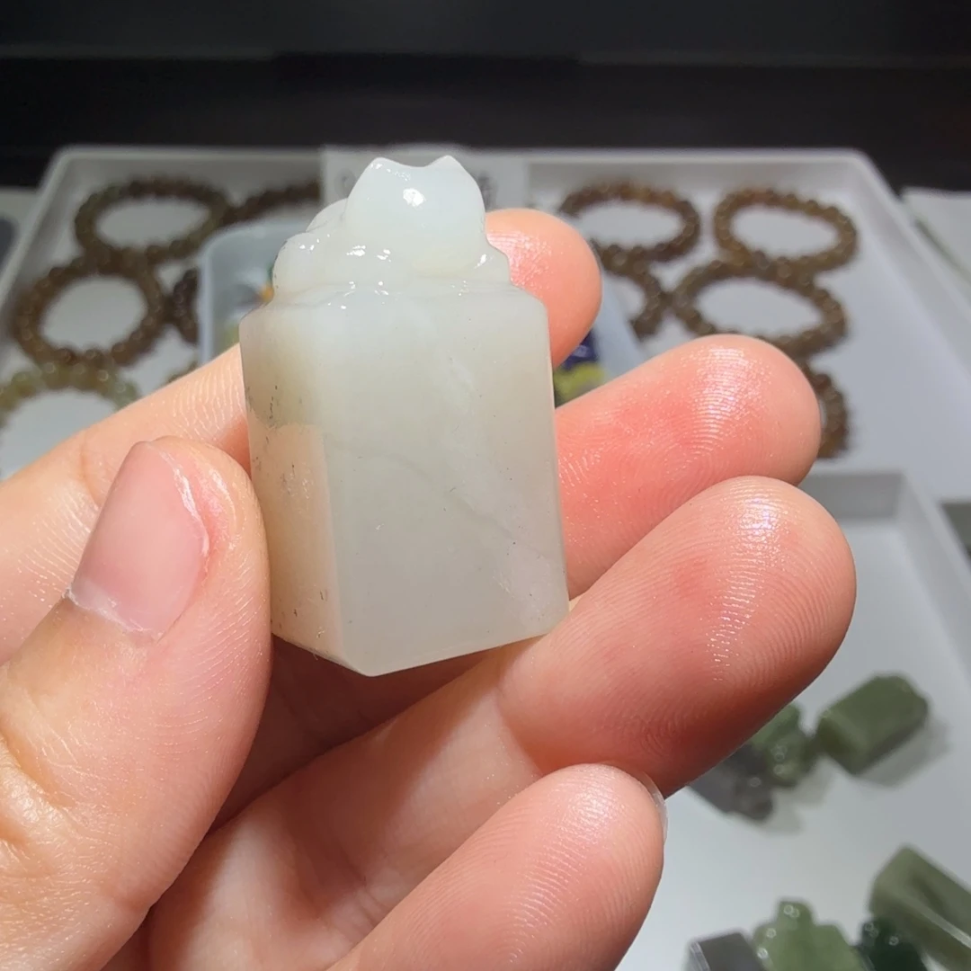 和田玉未镶嵌珠宝奇石