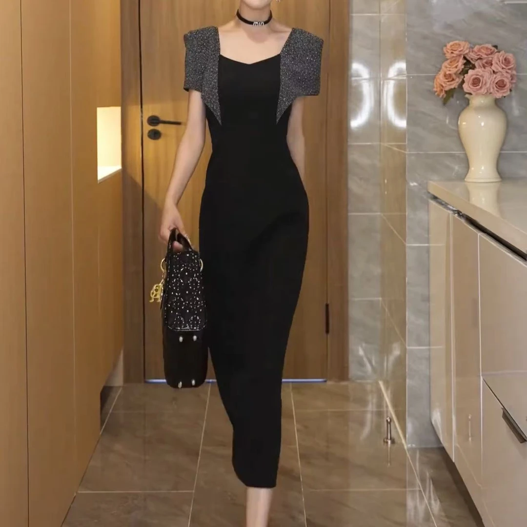 2025春夏新款时尚显瘦气质女士网红洋气连衣裙百搭款D7778