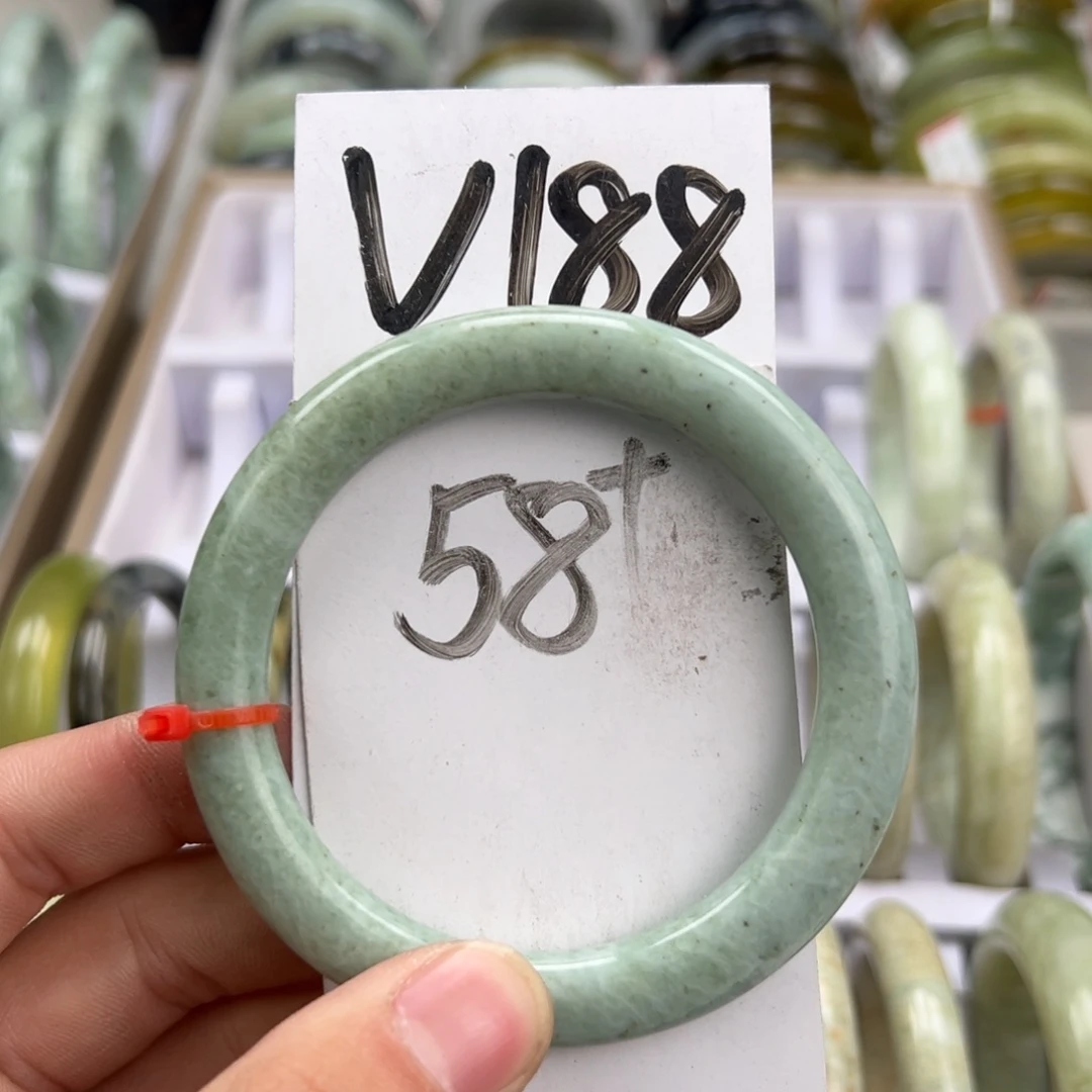 岫玉手镯未镶嵌天然岫玉