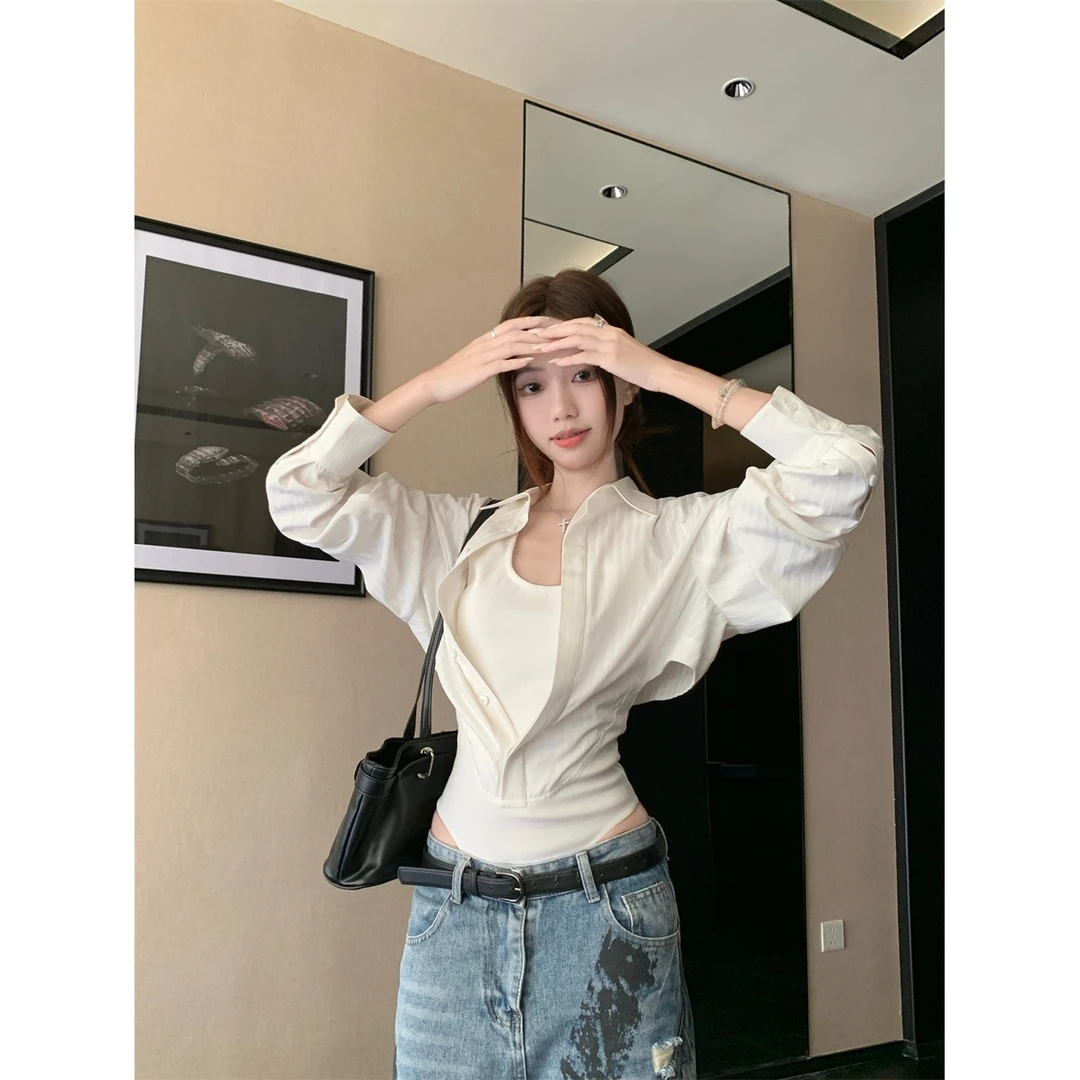 白色纯欲假两件连体衬衣女春秋新款法师薄款收腰2025polo领上衣
