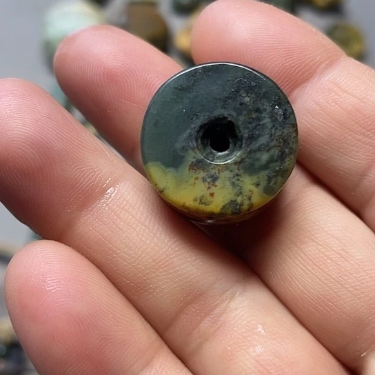 迦***店岫岩河磨玉（透闪石质玉）未镶嵌挂件