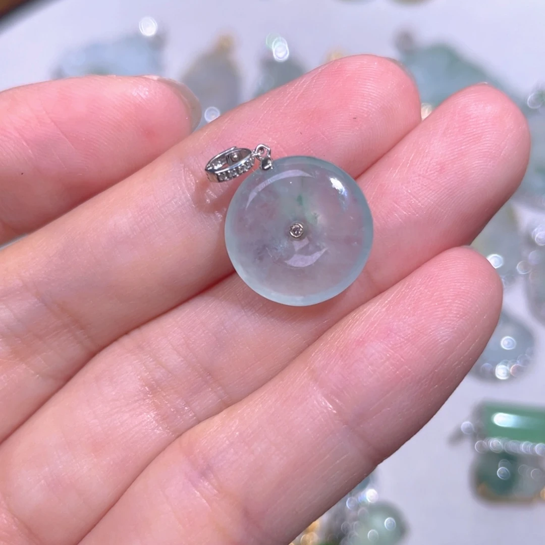 颈饰18K金镶嵌翡翠翡翠