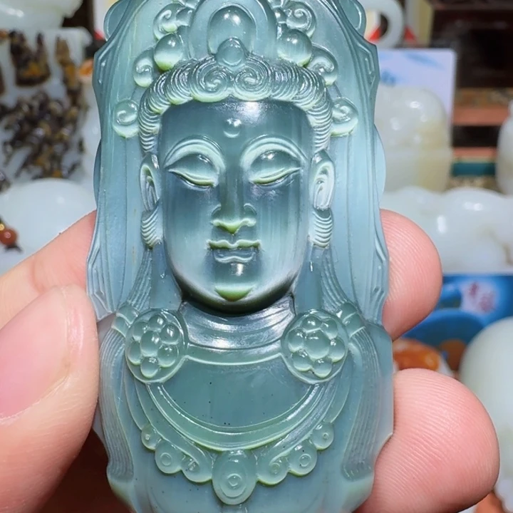 和田玉未镶嵌把件