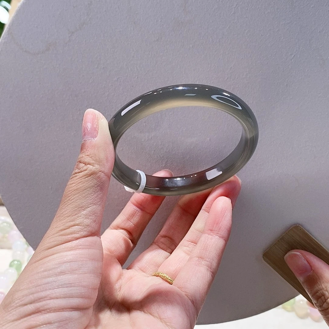 玛瑙/玉髓手镯未镶嵌58