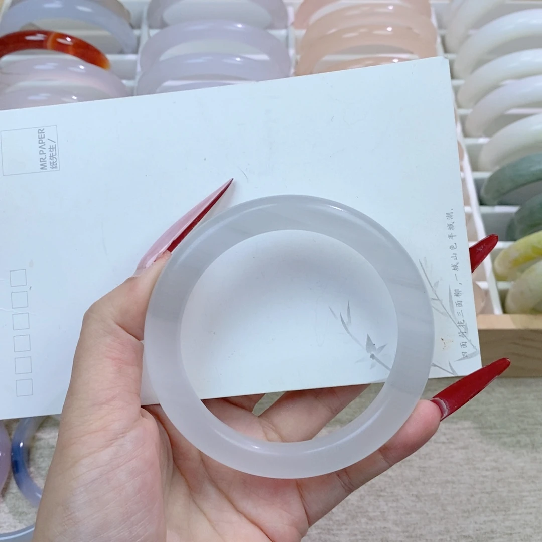 玛瑙/玉髓未镶嵌手镯60.6