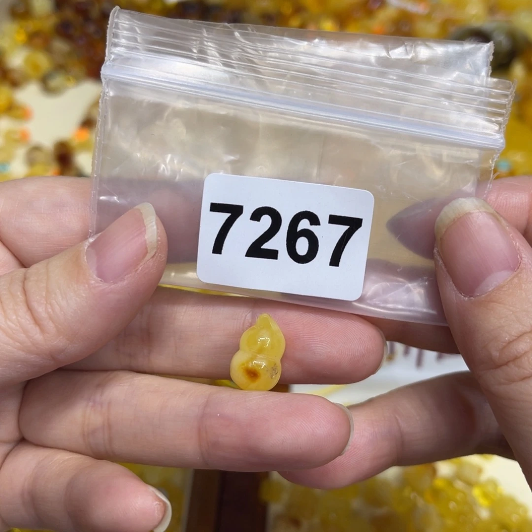 琥珀珠宝奇石未镶嵌