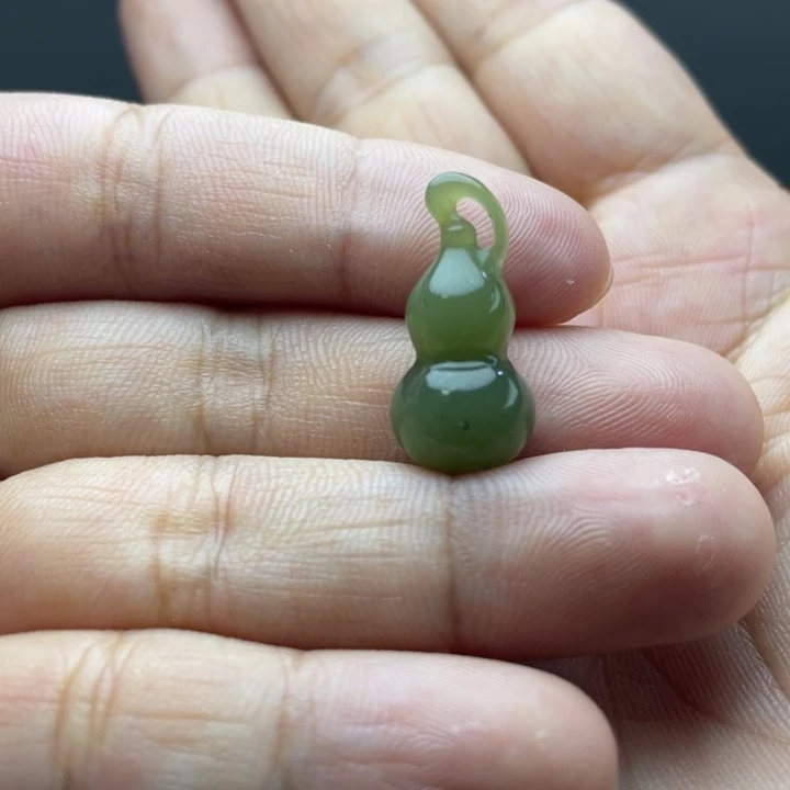 和田玉未镶嵌吊坠(不含链)