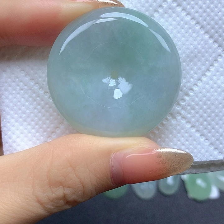 翡翠未镶嵌颈饰挂件