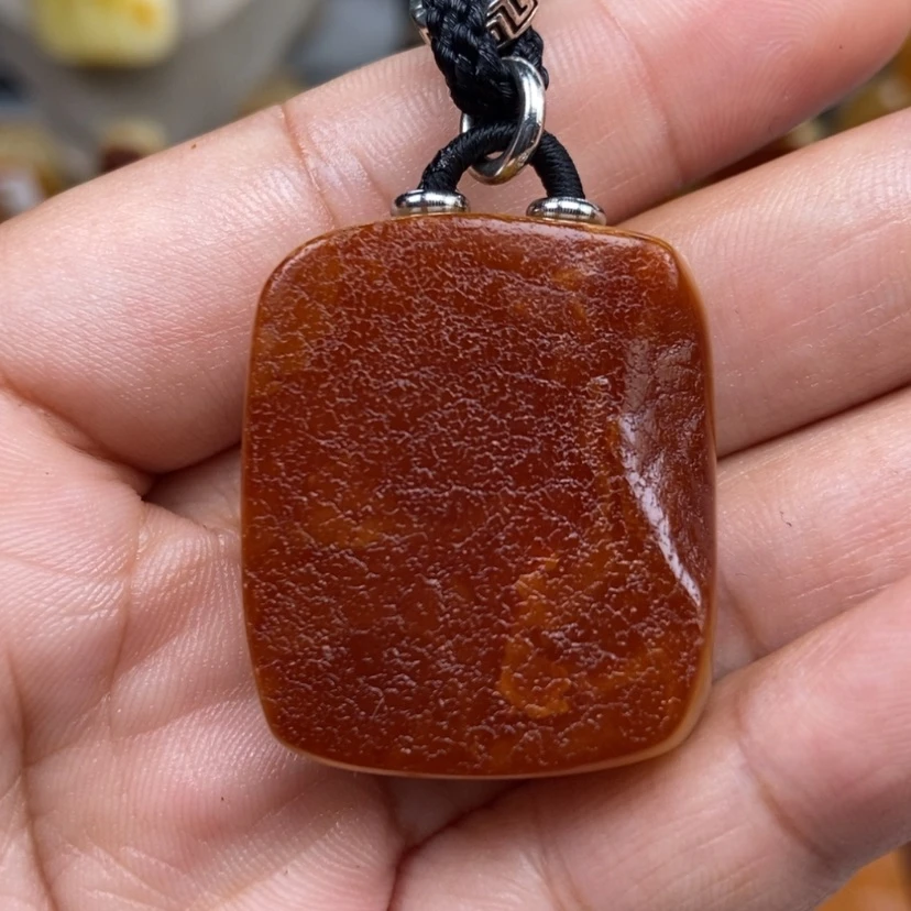 【闪购商品】琥珀颈饰未镶嵌